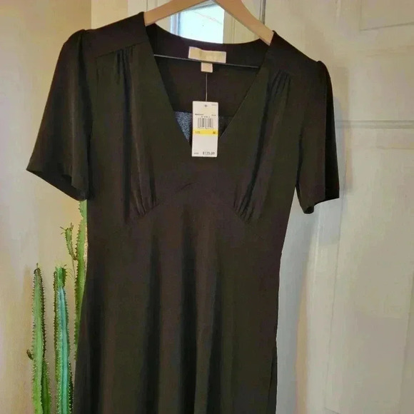 NWT Michael Kors Little Black Dress,Stretchy Shortsleeve Size M Office‎ Business - Picture 2 of 9